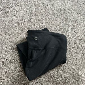 Lululemon cropped size 4